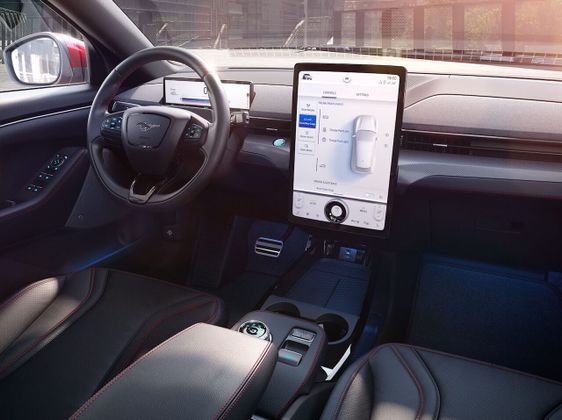 Cover image for Разбираем UX сенсорных экранов в современных автомобилях